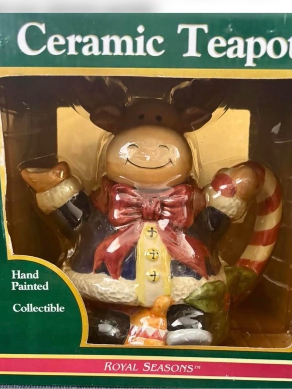 Royal Seasons Hand-Painted Ceramic Reindeer Teapot - Red, Cream, Green